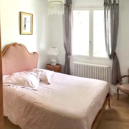 Elegante A Avec Piscine Privee