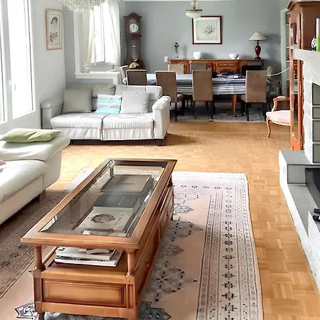 Elegante A Avec Piscine Privee